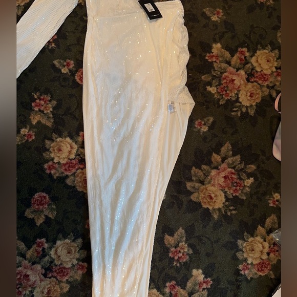 Sequins dress, brand new with tag. Side slit. - Picture 3 of 3